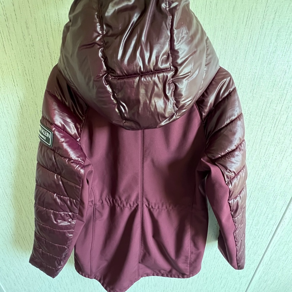 Calvin Klein polyester & nylon Incredibly soft inside light coat